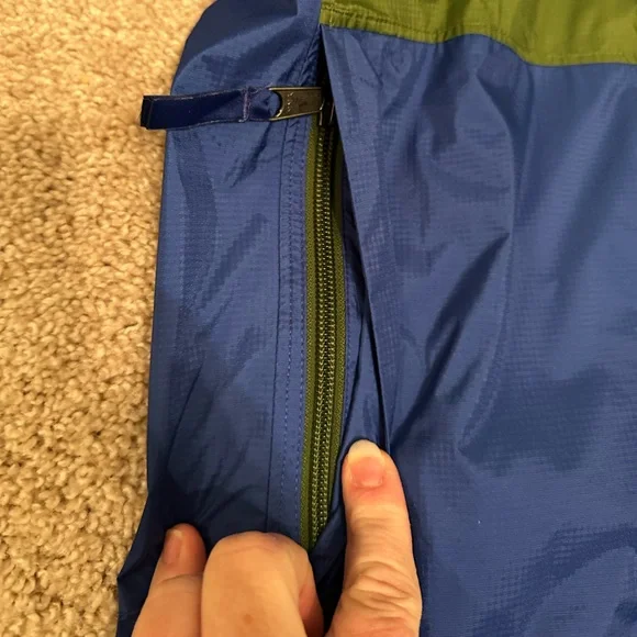Marmot Kids PreCip Eco Jacket in Storm/Cilantro, size M.